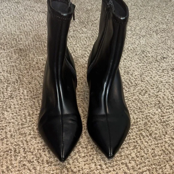 Elegant Black Ankle Boots - Picture 2 of 4